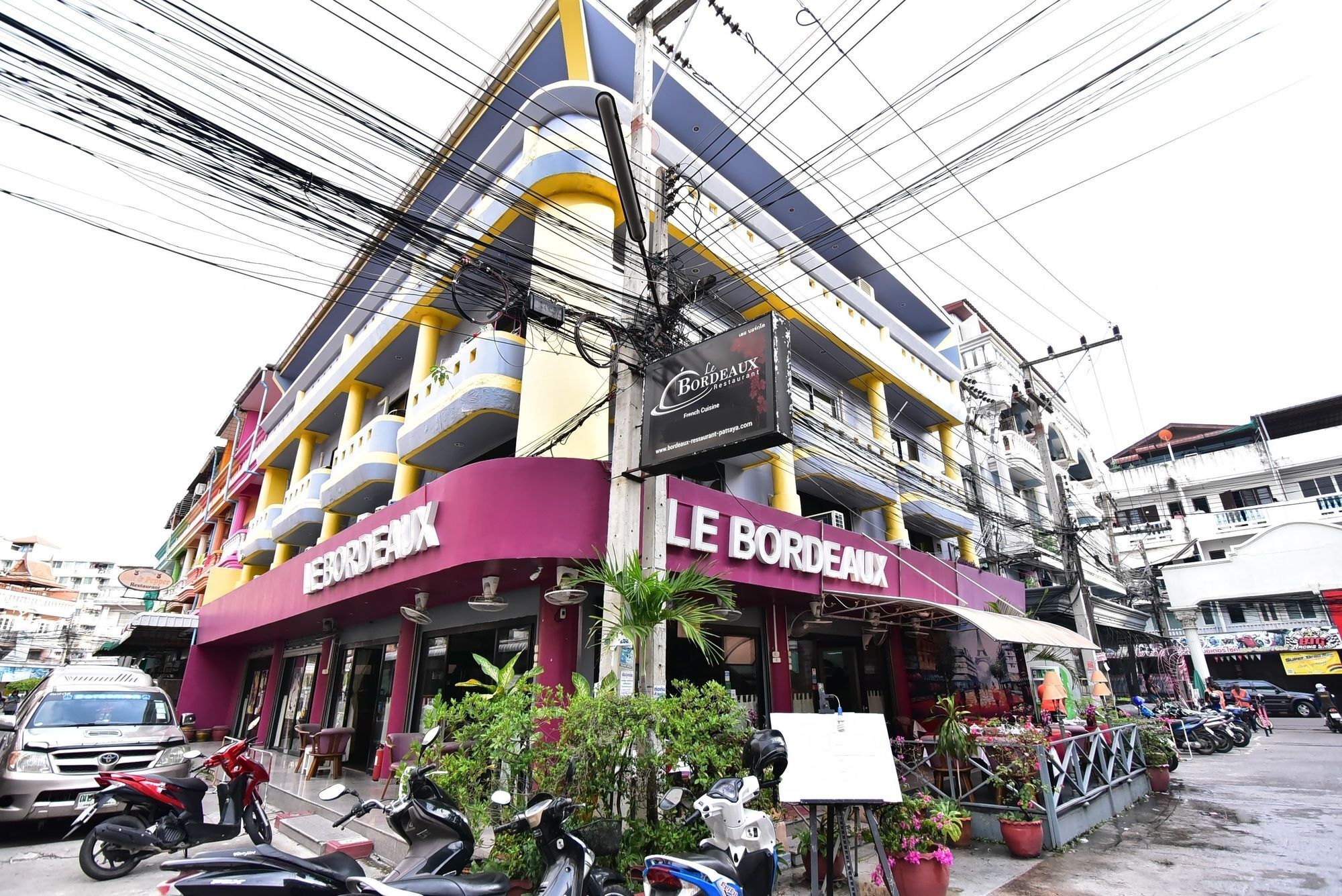 De Apartment Pattaya Exterior foto